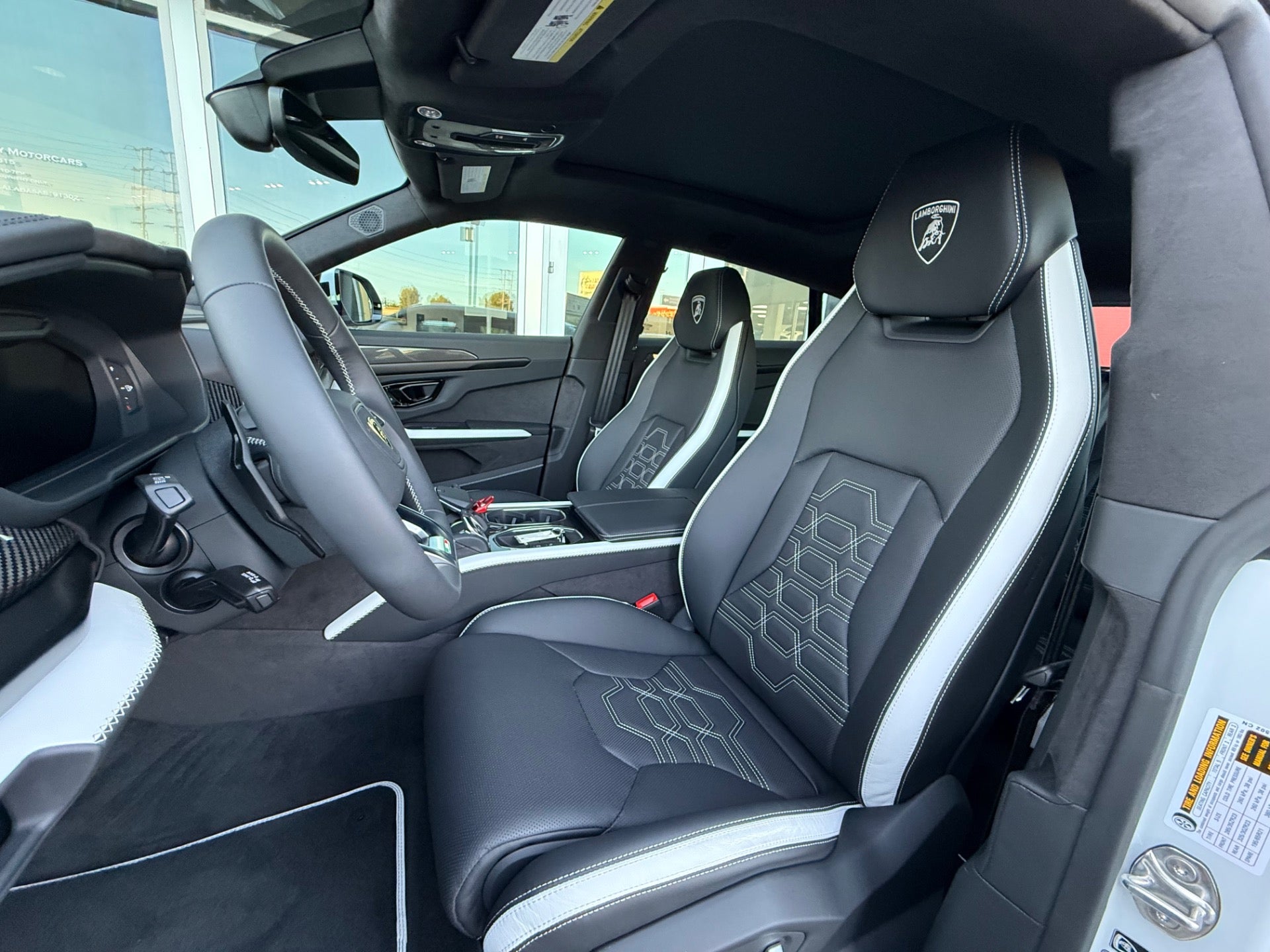 Used 2025 Lamborghini Urus SE