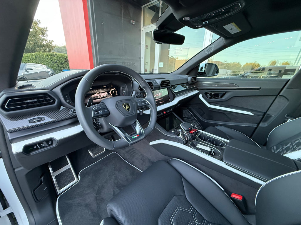 Used 2025 Lamborghini Urus SE