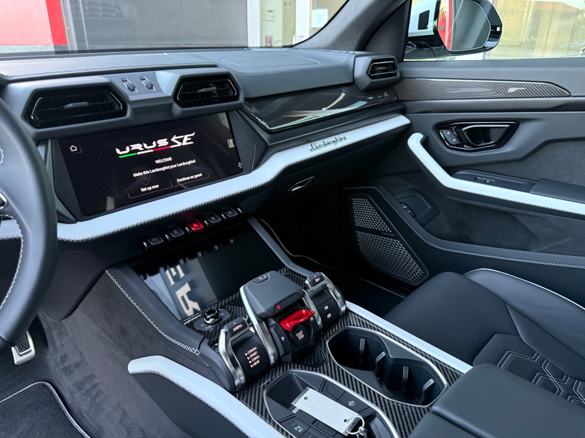 Used 2025 Lamborghini Urus SE