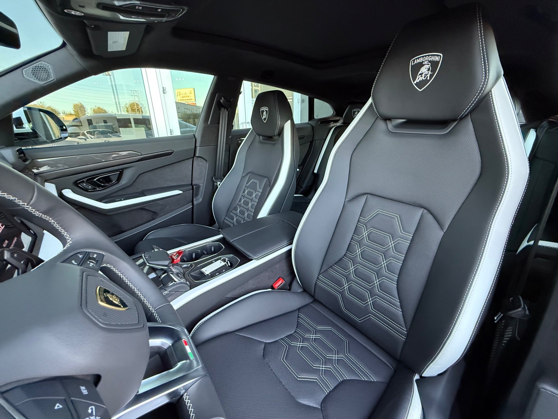 Used 2025 Lamborghini Urus SE