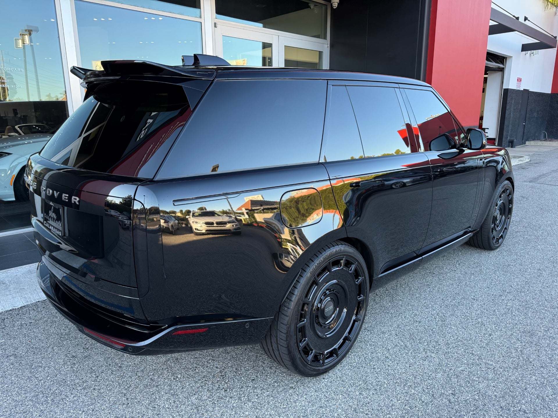 Used 2025 Land Rover Range Rover P530 SE