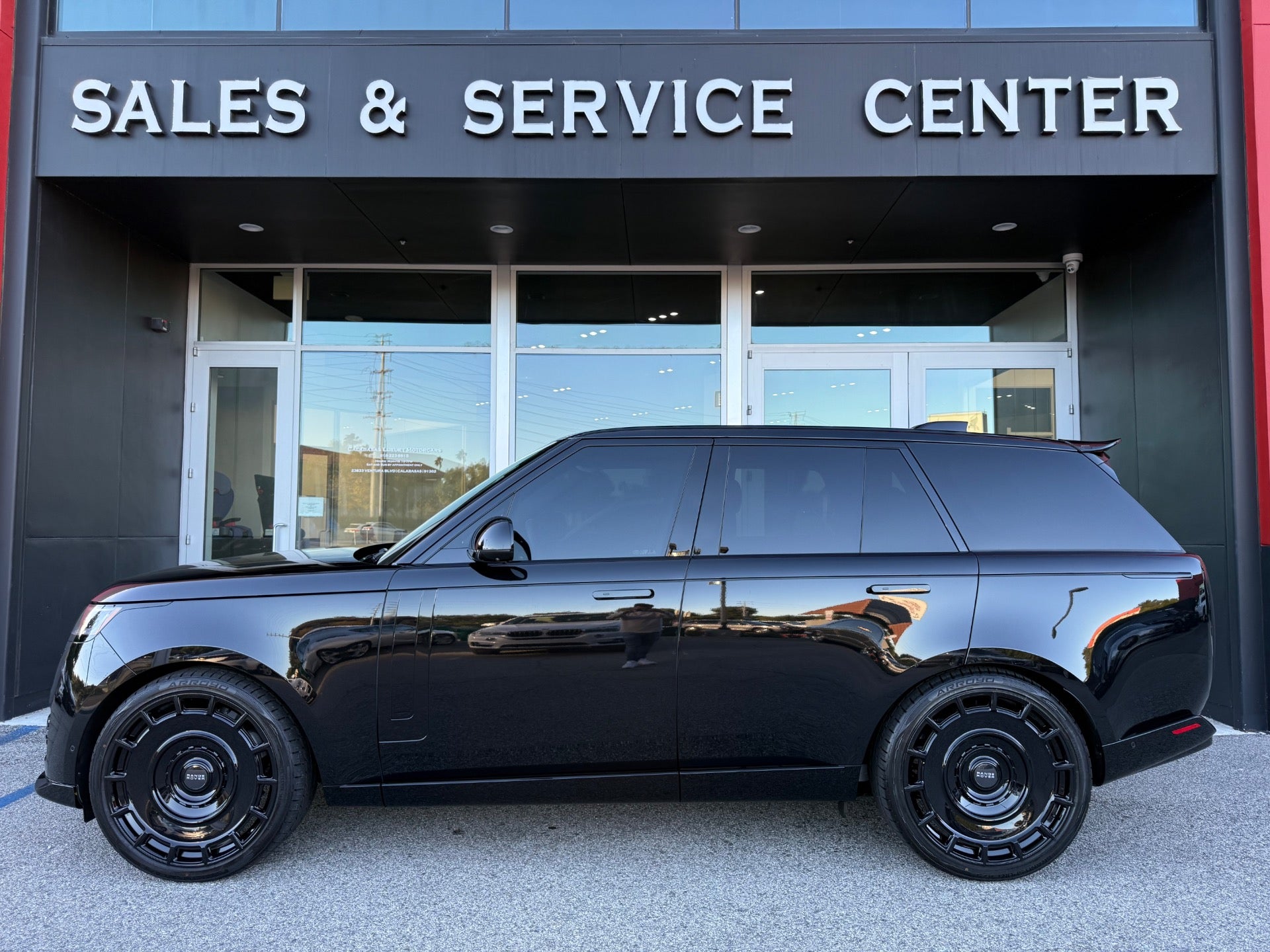 Used 2025 Land Rover Range Rover P530 SE