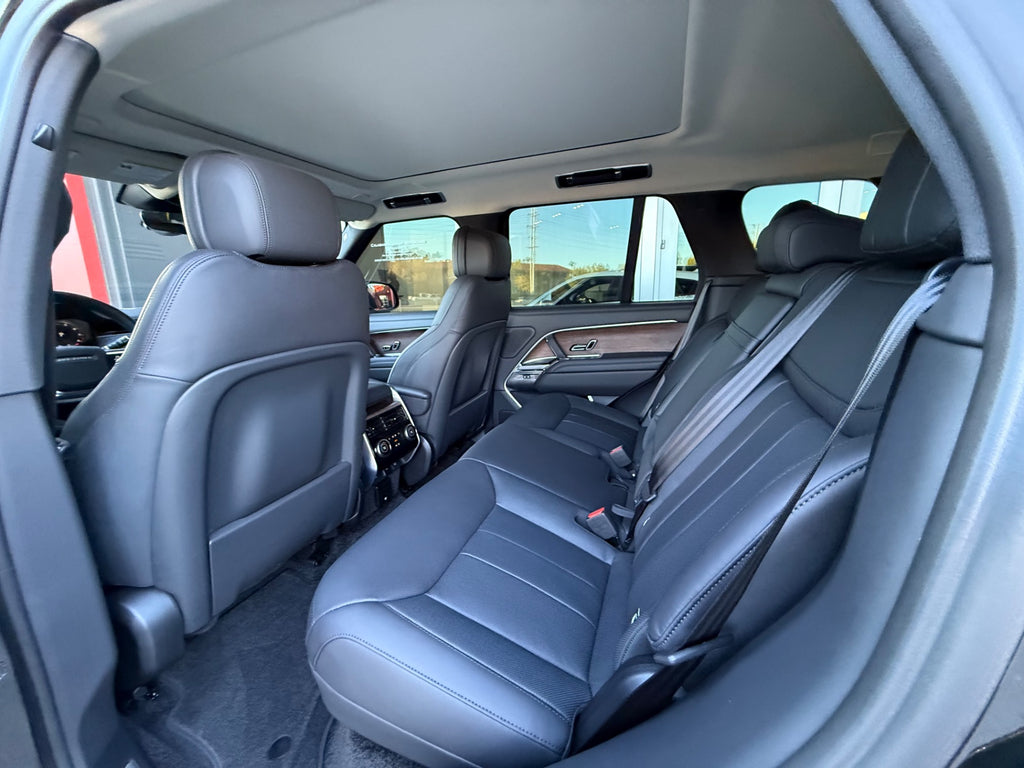 Used 2025 Land Rover Range Rover P530 SE