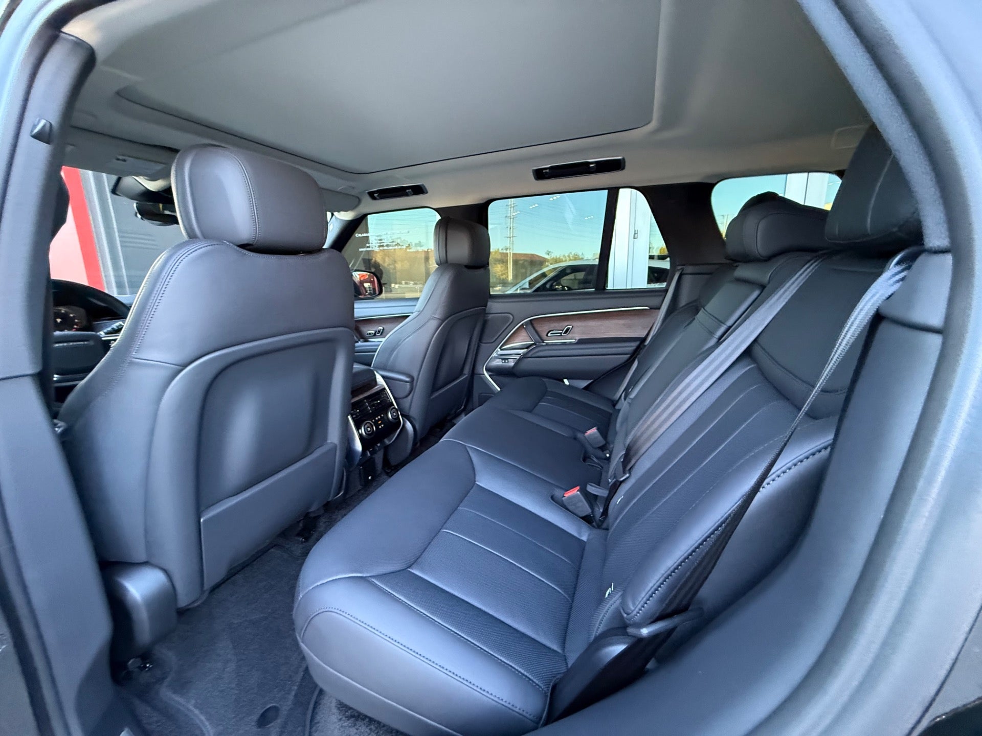 Used 2025 Land Rover Range Rover P530 SE