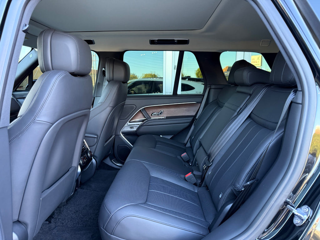 Used 2025 Land Rover Range Rover P530 SE